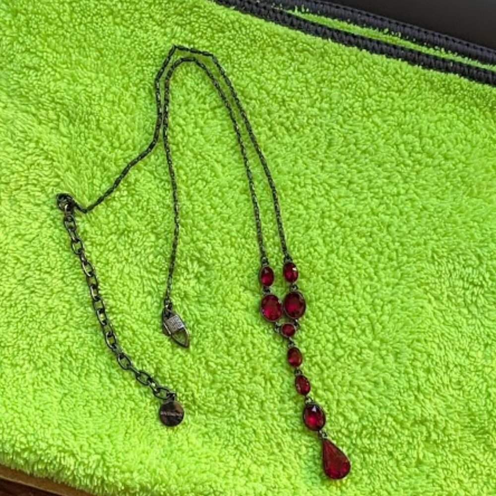 O1 GIVENCHY Crystal Red Gunmetal Chain Necklace